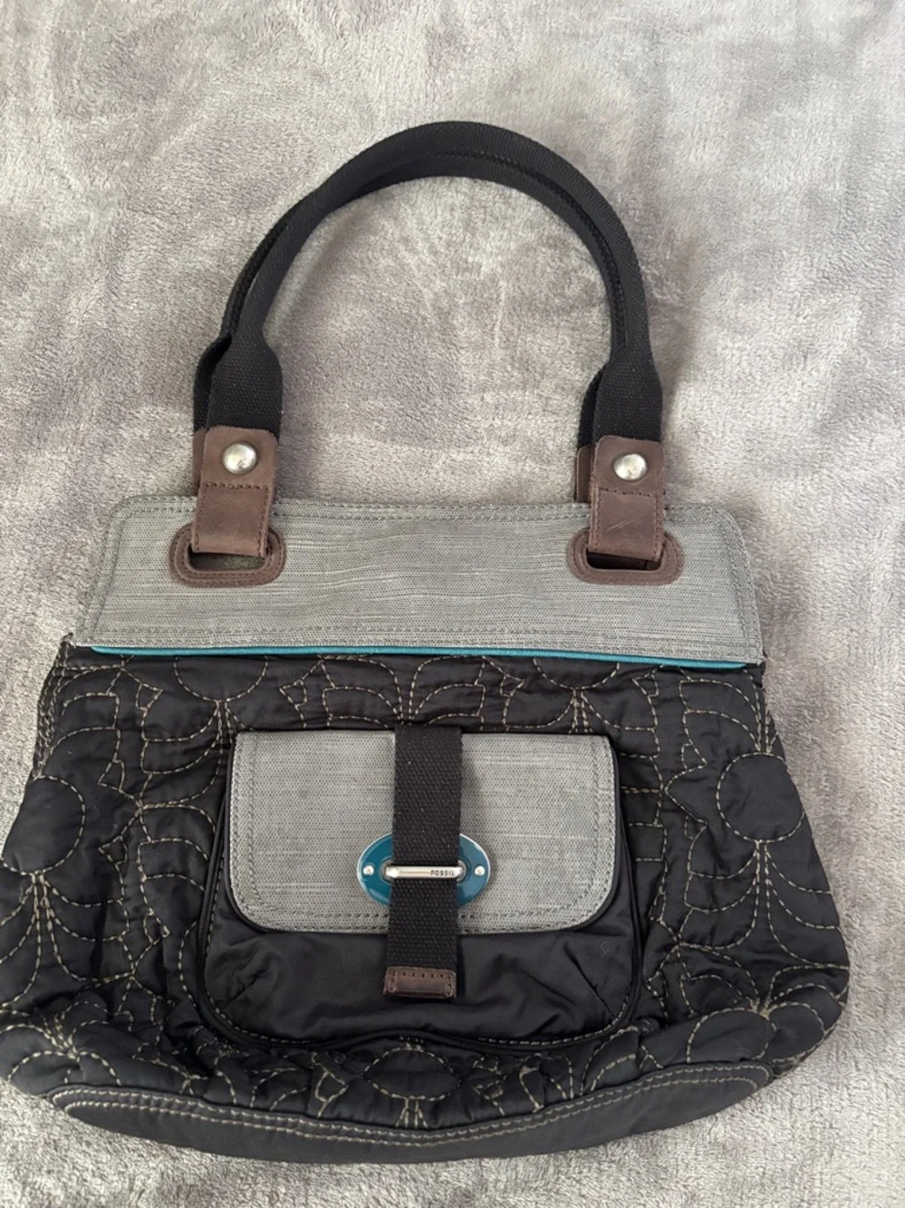 Fossil Key-Per Ladies Large   Black and Gray Floral Quilted Shoulder‎ Bag
